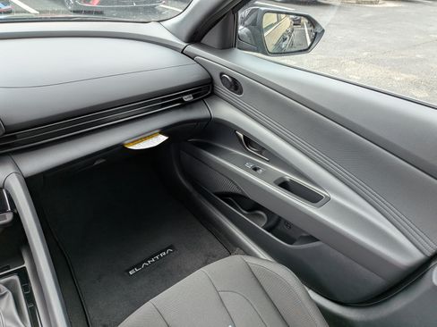 New 2026 Hyundai Elantra Limited FWD image 16