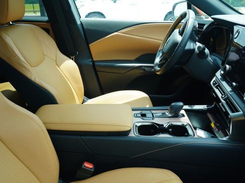 Used 2025 Lexus RX 350 Premium w/ Accessory Package (Z1) FWD image 9