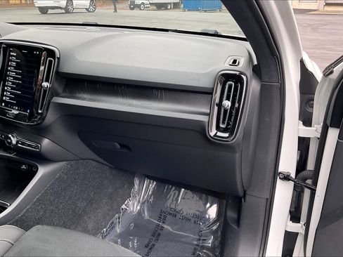 Used 2023 Volvo C40 P8 Recharge Ultimate image 19