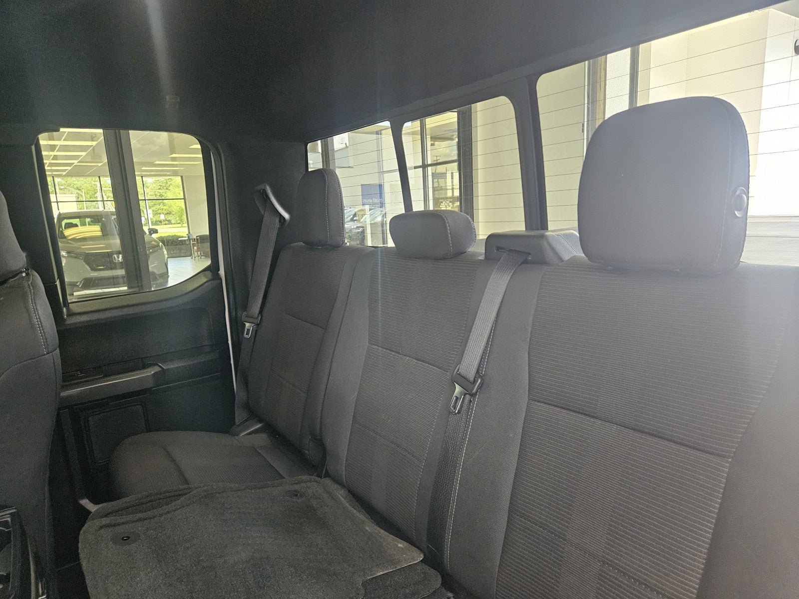 Used 2016 Ford F150 XLT w/ Equipment Group 302A Luxury AWD/4WD image 9