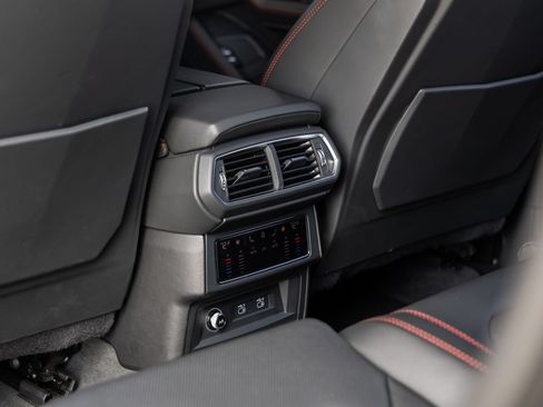 Used 2024 Lamborghini Urus S AWD/4WD image 41