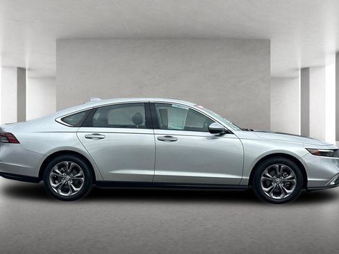 Used 2024 Honda Accord EX image 3