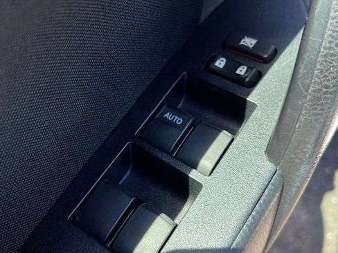 Used 2014 Toyota Corolla LE FWD image 32