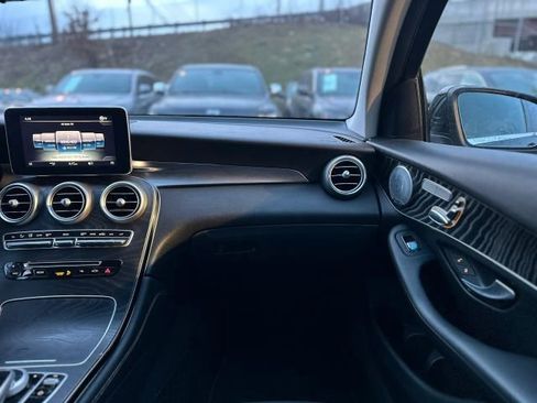 Used 2017 Mercedes-Benz GLC 300 4MATIC Coupe image 20