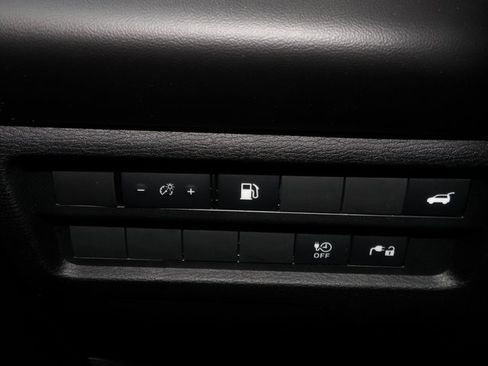 New 2025 Mitsubishi Outlander SE image 28