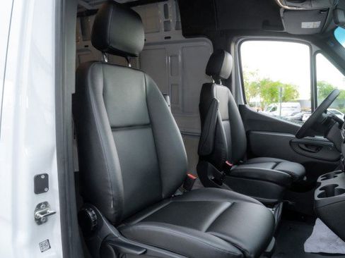 New 2025 Mercedes-Benz Sprinter 2500 image 13
