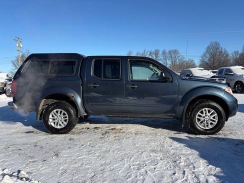 Used 2014 Nissan Frontier SV image 5
