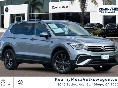 Used 2024 Volkswagen Tiguan SE image 1