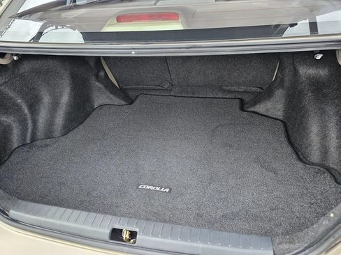 Used 2004 Toyota Corolla CE w/ Preferred Accessory Pkg FWD image 14