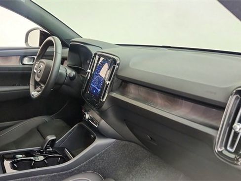 Used 2023 Volvo C40 P8 Recharge Ultimate image 20