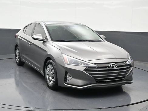 Used 2020 Hyundai Elantra SE image 8