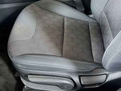 Used 2020 Kia Niro LXS FWD image 19