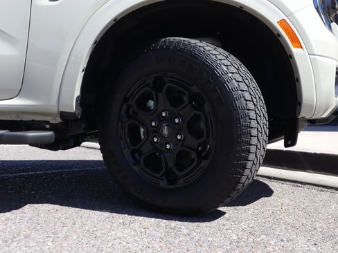 Used 2025 Ford Ranger Lariat w/ FX4 Off-Road Package image 13