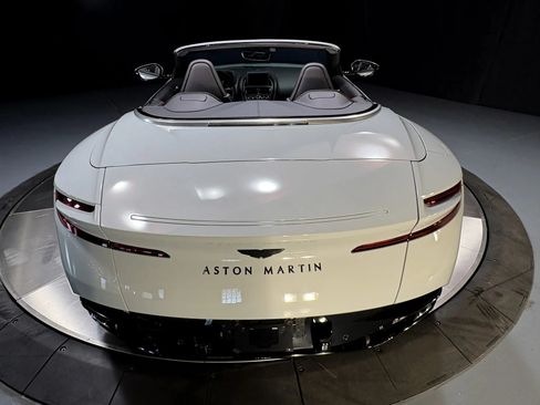 Used 2023 Aston Martin DB11 Volante RWD image 16