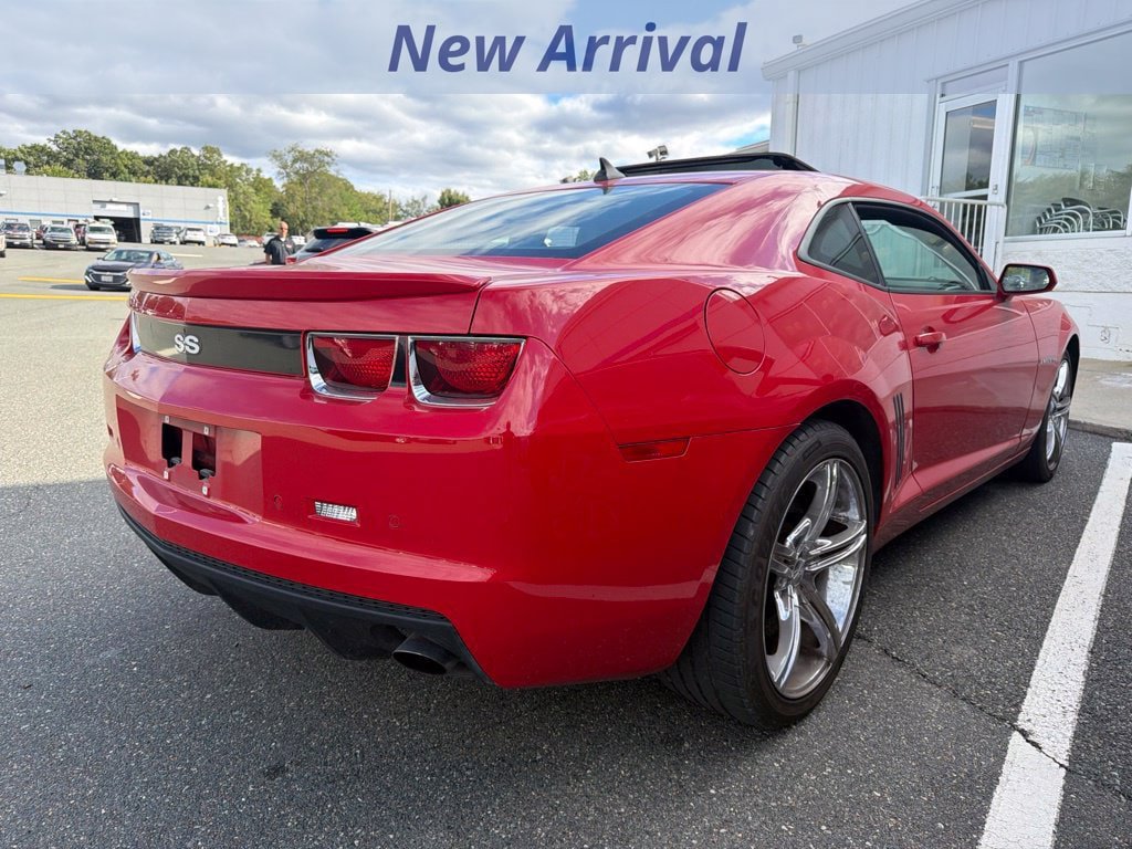 Used 2011 Chevrolet Camaro SS RWD image 9