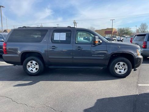 Used 2010 Chevrolet Suburban LT image 9