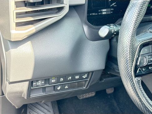 Used 2024 Toyota Tundra Limited AWD/4WD image 11