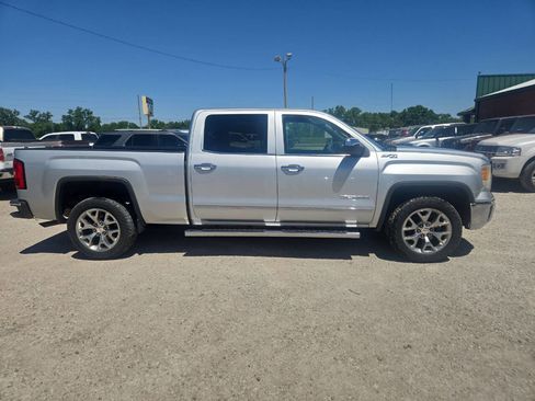 Used 2015 GMC Sierra 1500 SLT w/ SLT Crew Cab Value Package AWD/4WD image 2
