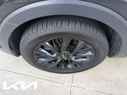 Certified 2022 Kia Telluride SX FWD image 4