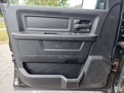 Used 2014 RAM 1500 Express RWD image 12