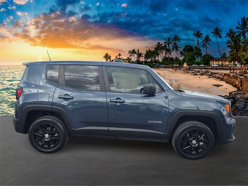 Used 2023 Jeep Renegade Latitude image 4