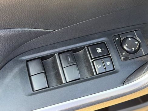 Used 2025 Toyota RAV4 LE AWD/4WD image 13