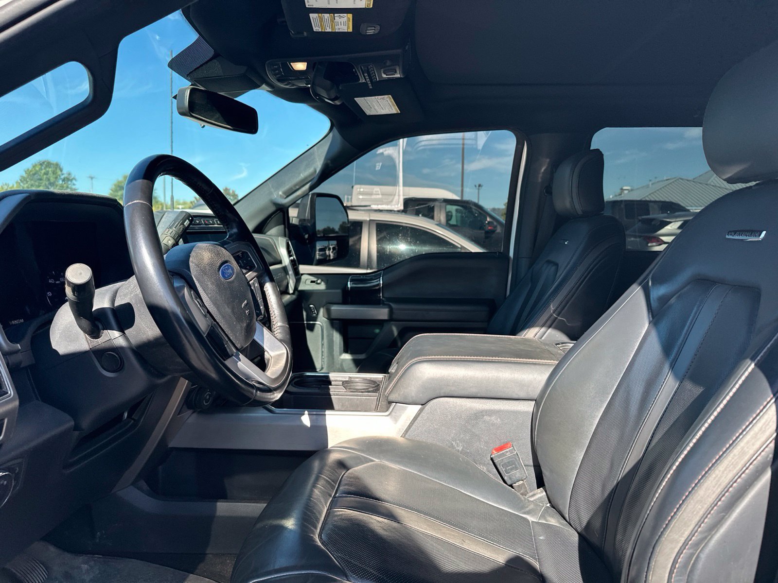 Used 2022 Ford F350 Platinum AWD/4WD image 7