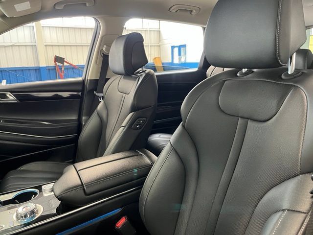 Used 2025 Genesis GV80 2.5T Standard AWD/4WD image 23