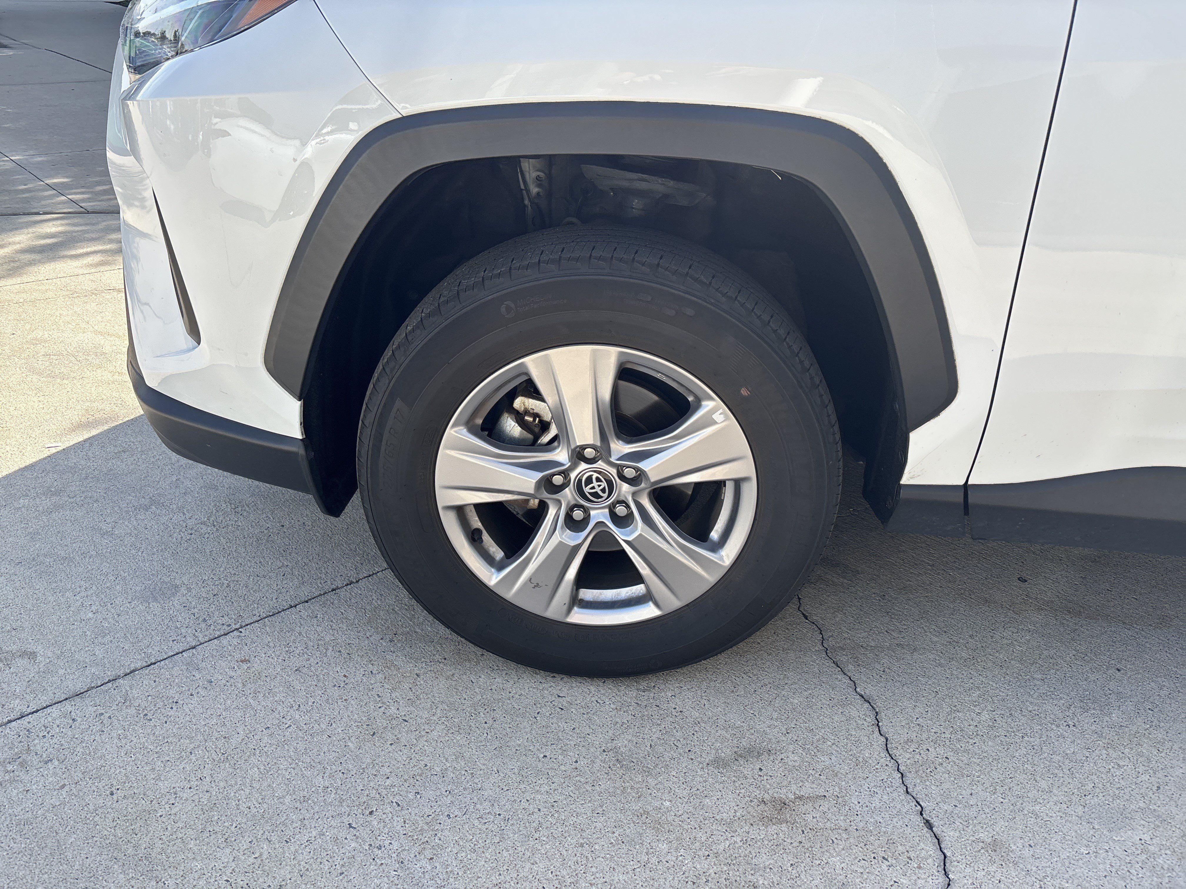 Used 2025 Toyota RAV4 XLE AWD/4WD image 33