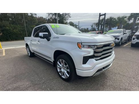 Used 2025 Chevrolet Silverado 1500 High Country AWD/4WD image 8