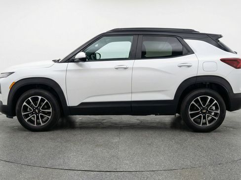 Used 2025 Chevrolet TrailBlazer LT FWD image 5