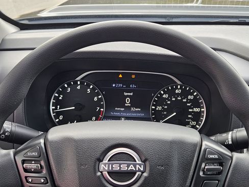 Used 2022 Nissan Frontier SV image 16