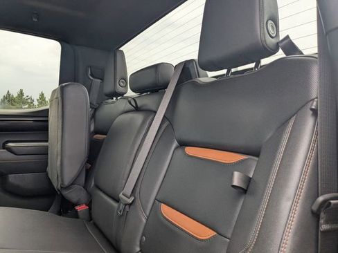 Used 2023 GMC Sierra 1500 AT4 w/ Technology Package AWD/4WD image 27