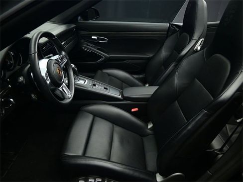 Used 2019 Porsche 911 Turbo S image 21