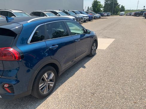 Used 2020 Kia Niro EX Premium FWD image 4