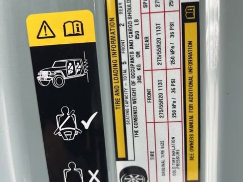 Used 2023 Jeep Wrangler Unlimited Sahara w/ Cold Weather Group image 31