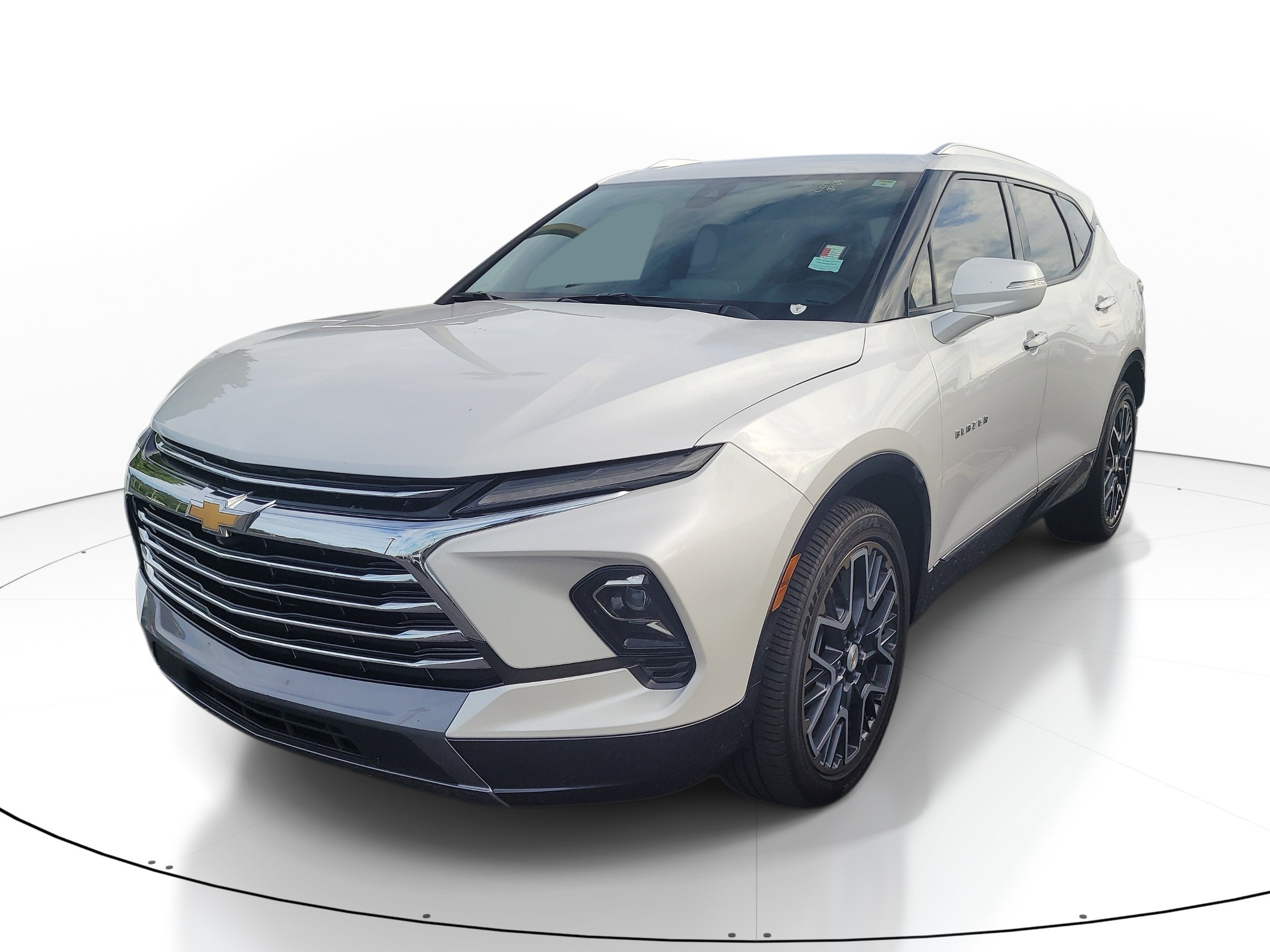 Used 2024 Chevrolet Blazer Premier w/ Driver Confidence II Package AWD/4WD image 3