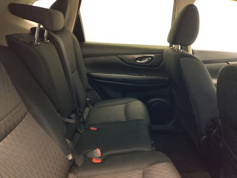 Used 2017 Nissan Rogue S w/ S Appearance Package FWD image 19