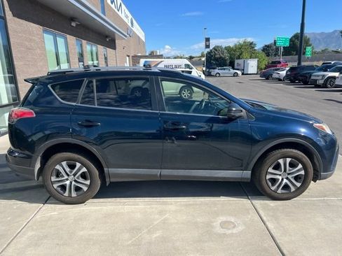 Used 2017 Toyota RAV4 LE w/ Carpet Mat Package AWD/4WD image 5