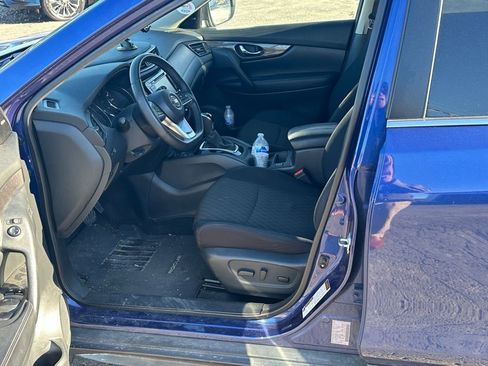 Used 2019 Nissan Rogue SV w/ Premium Package image 9