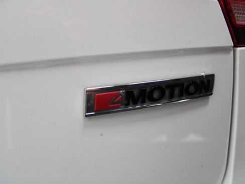 Used 2019 Volkswagen Tiguan SEL Premium R-Line AWD/4WD image 9