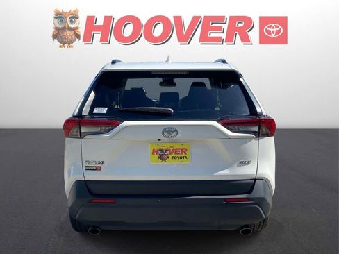 Used 2019 Toyota RAV4 XLE Premium FWD image 3