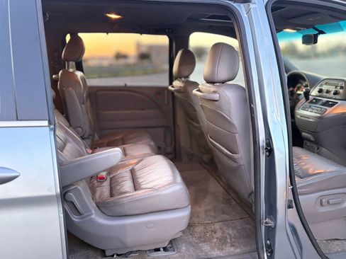 Used 2010 Honda Odyssey EX-L image 11