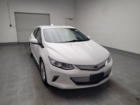 Used 2018 Chevrolet Volt Premier w/ Driver Confidence Package FWD image 14