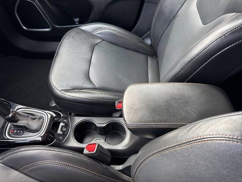 Used 2019 Jeep Compass Limited FWD image 41