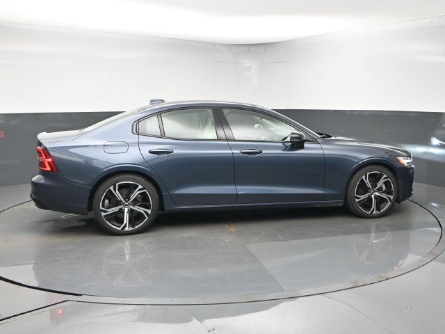 Used 2024 Volvo S60 B5 Core w/ Climate Package FWD image 9