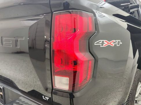 Used 2024 Chevrolet Colorado LT w/ LT Convenience Package image 15