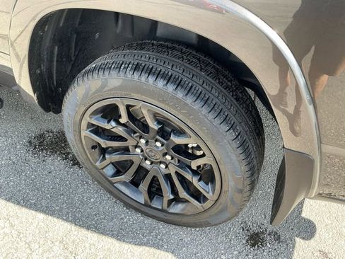 Used 2020 RAM 1500 Laramie w/ Sport Appearance Package AWD/4WD image 19