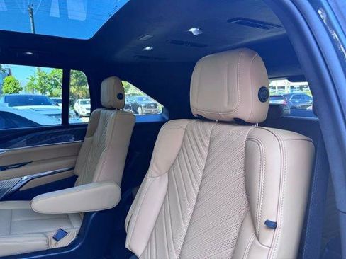 New 2025 Cadillac Escalade IQ Luxury 2 w/ LPO, Radiant Package image 28