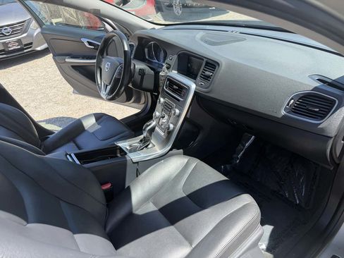 Used 2016 Volvo V60 T5 Platinum FWD image 14